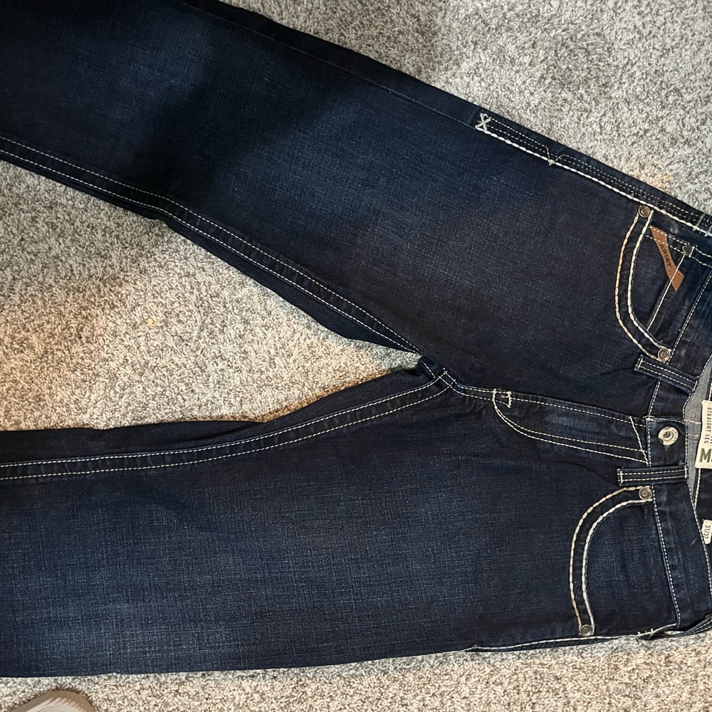Been stretched recently washed